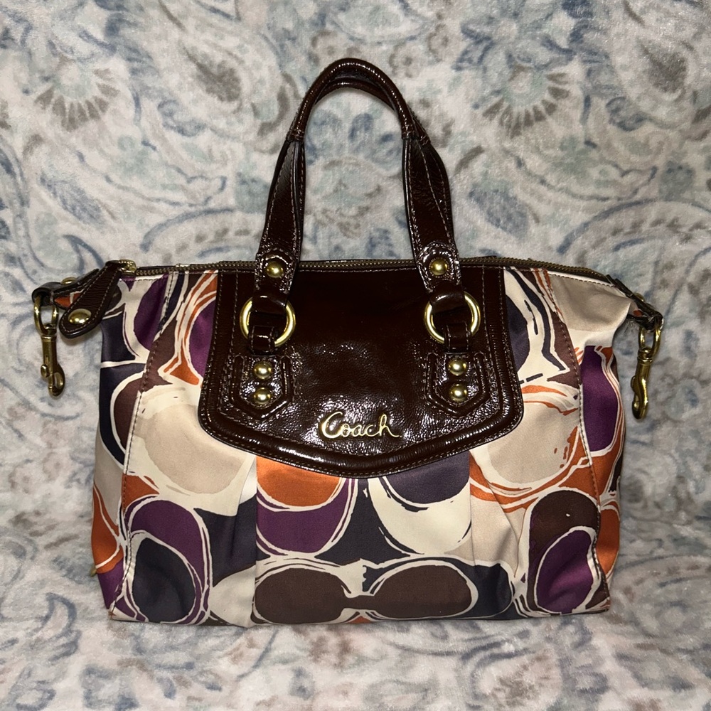 Coach Signature Ashley 3way Handbag💟
